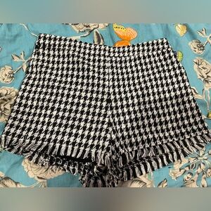 Eesome High Waist Houndstooth Shorts - Black and White